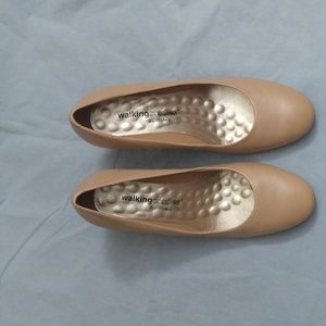 Women's shoes